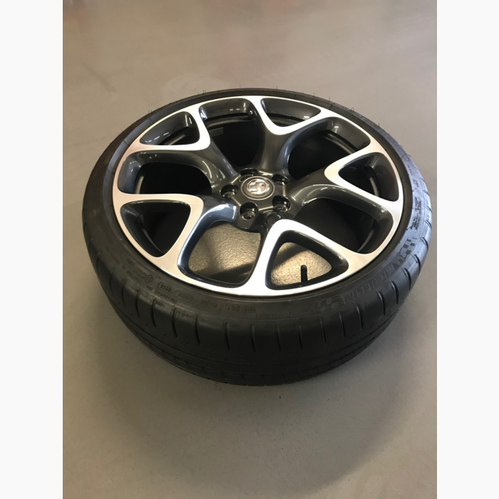 Astra VXR GTC J Genuine Alloy Wheel & Michelin Pilot Tyre 20″
